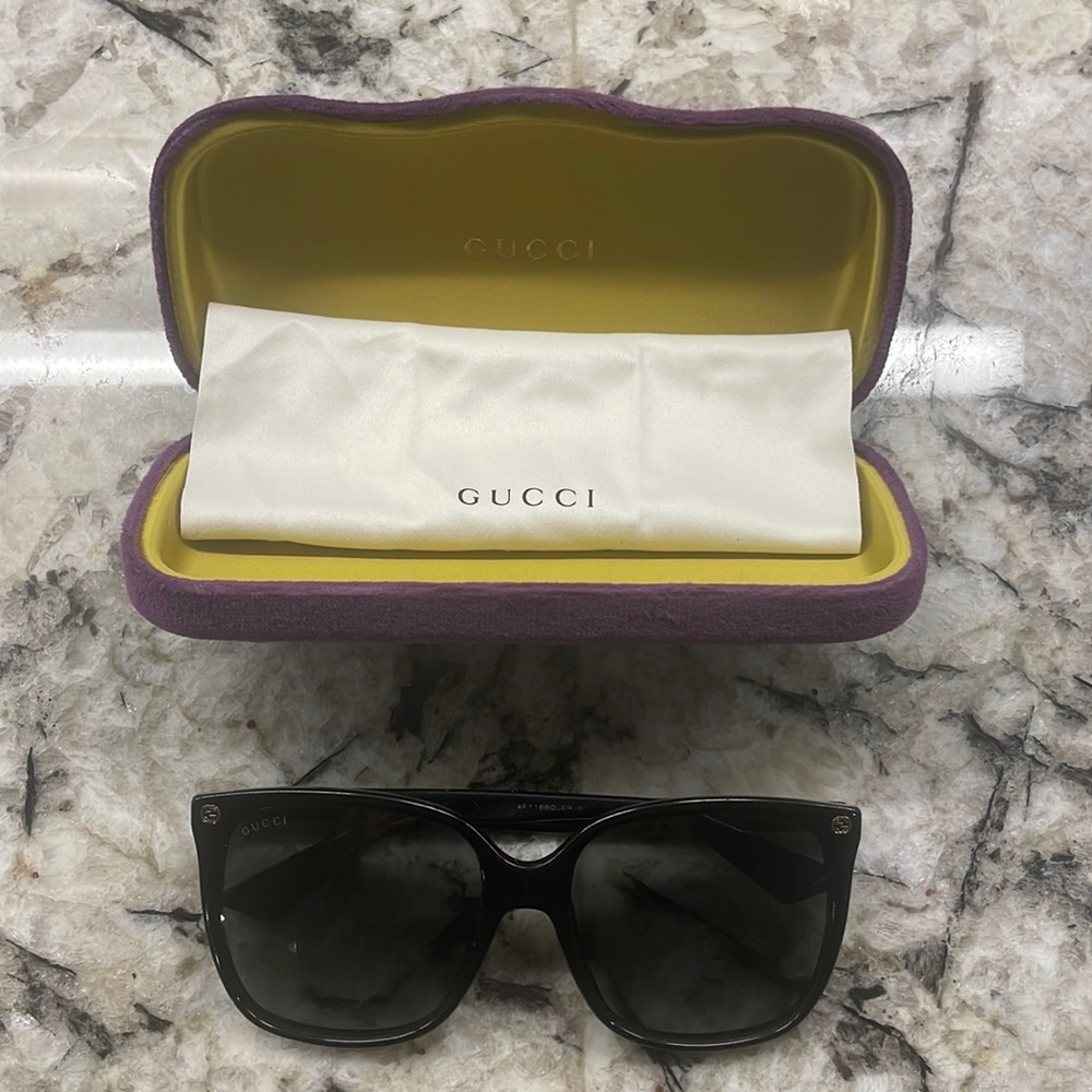 Authentic Black Gucci sunglasses